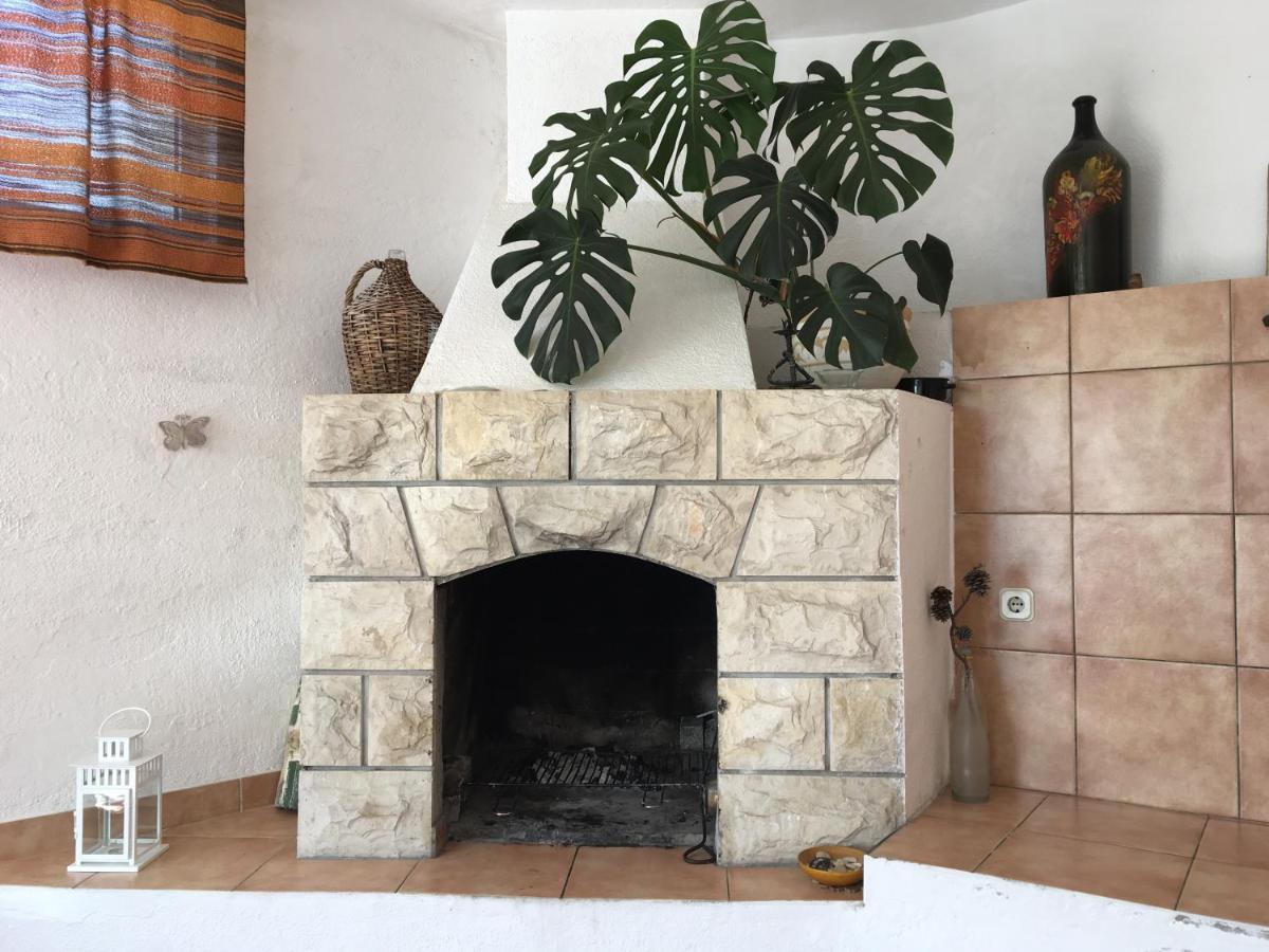 Apartments With A Parking Space Ivan Dolac, Hvar - 15784 المظهر الخارجي الصورة