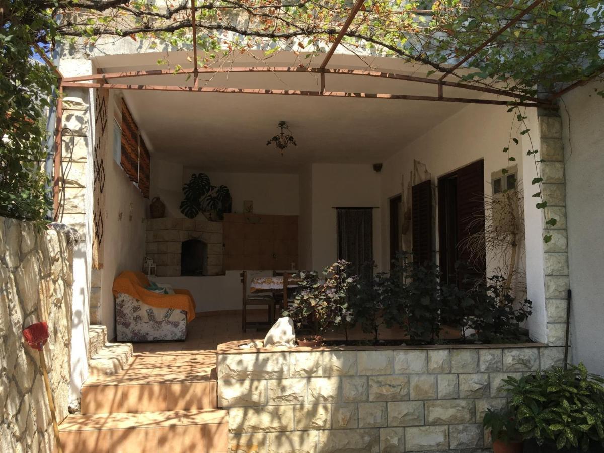 Apartments With A Parking Space Ivan Dolac, Hvar - 15784 المظهر الخارجي الصورة