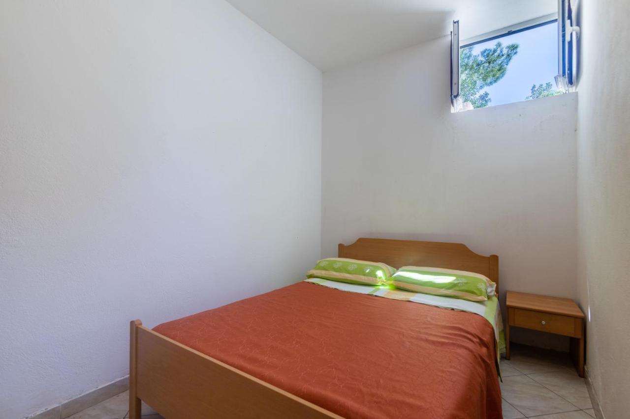 Apartments With A Parking Space Ivan Dolac, Hvar - 15784 المظهر الخارجي الصورة