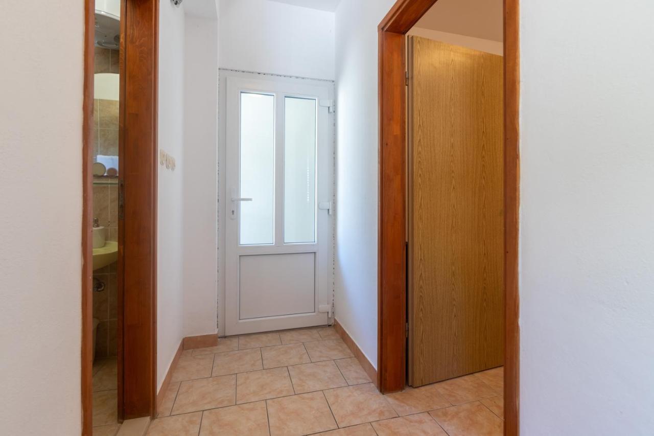 Apartments With A Parking Space Ivan Dolac, Hvar - 15784 المظهر الخارجي الصورة