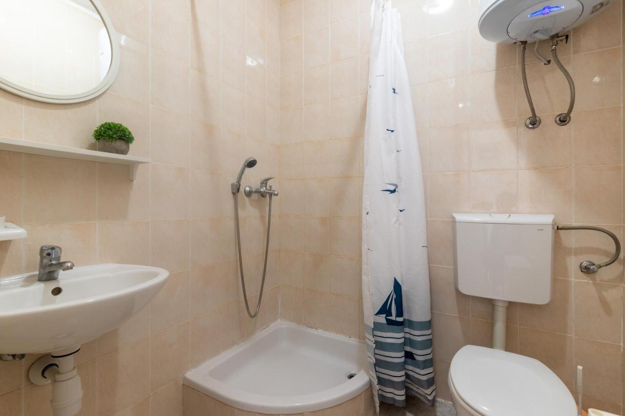 Apartments With A Parking Space Ivan Dolac, Hvar - 15784 المظهر الخارجي الصورة