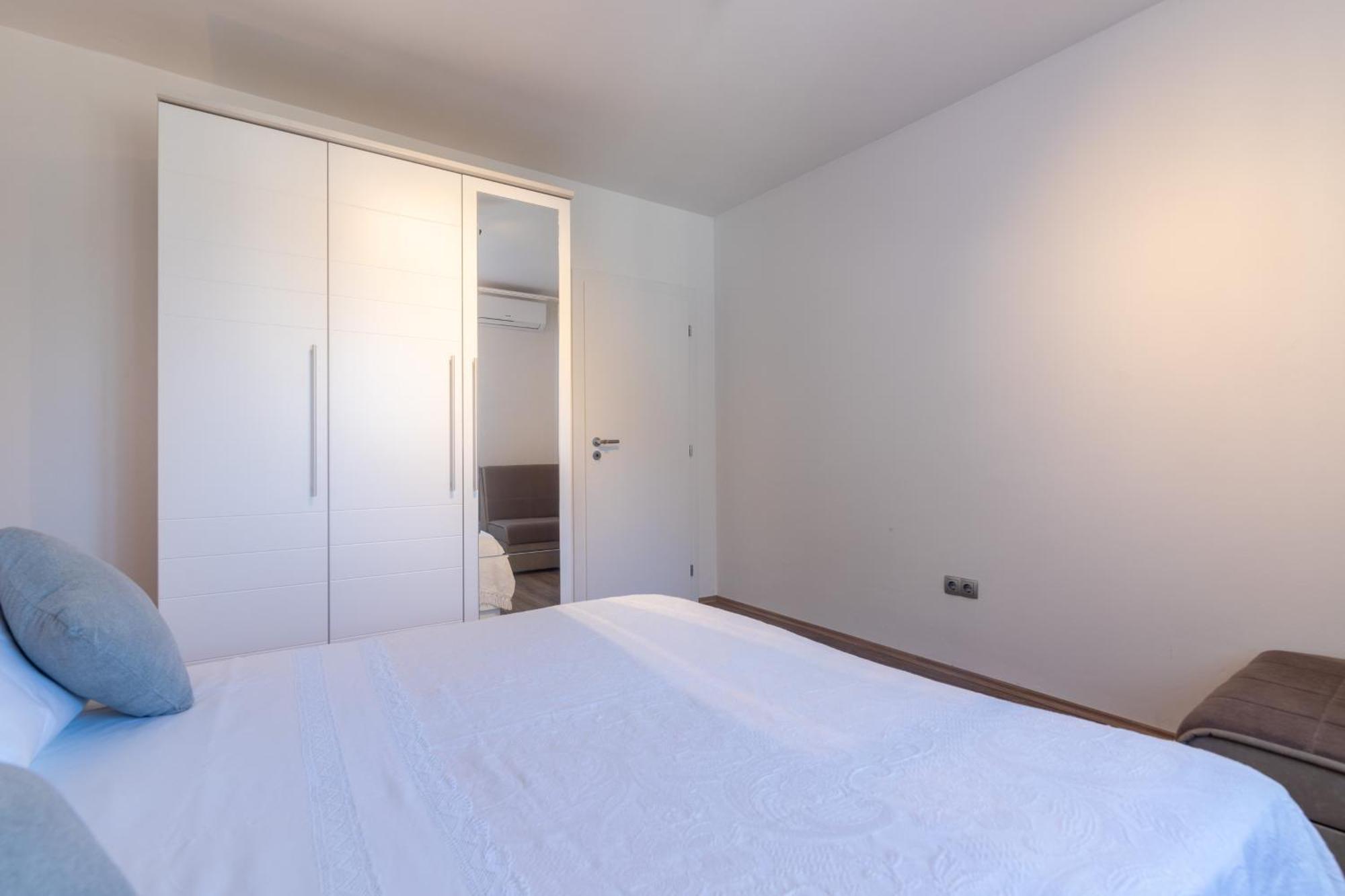 Apartments With A Parking Space Ivan Dolac, Hvar - 15784 الغرفة الصورة