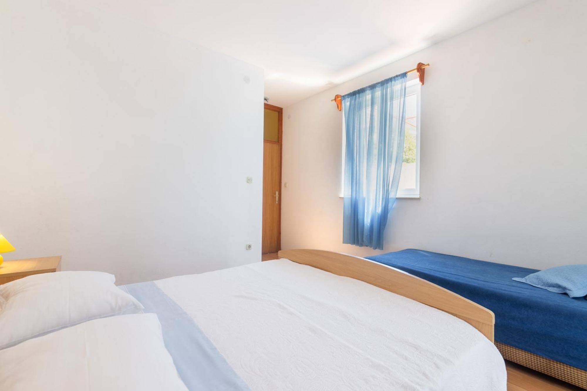 Apartments With A Parking Space Ivan Dolac, Hvar - 15784 الغرفة الصورة