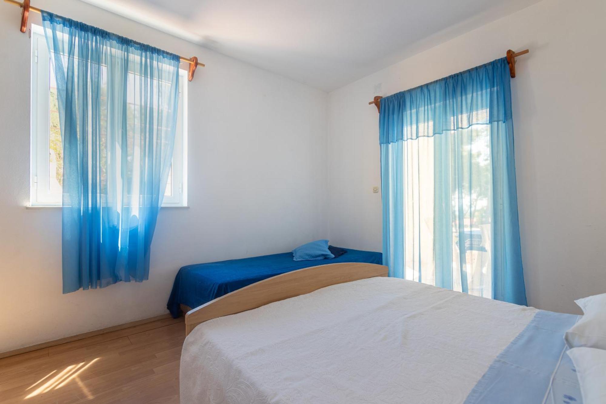 Apartments With A Parking Space Ivan Dolac, Hvar - 15784 الغرفة الصورة